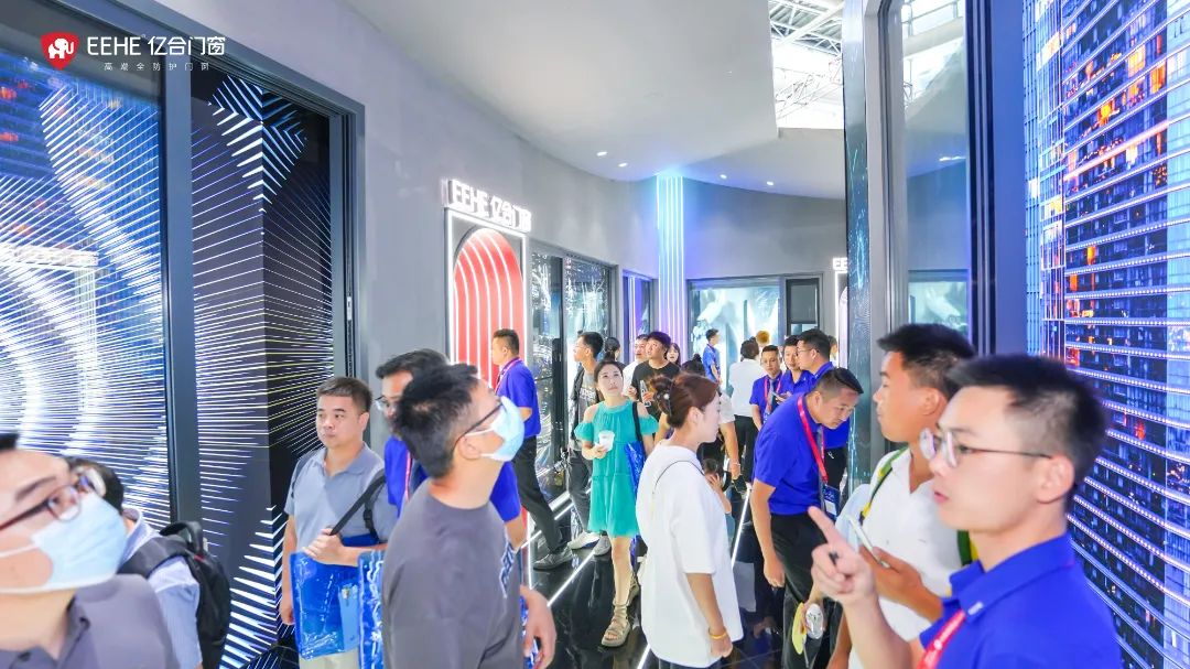 直擊2023廣州建博會(huì)現(xiàn)場(chǎng)，億合門窗以實(shí)力出圈，全新形象展廳人氣爆棚！