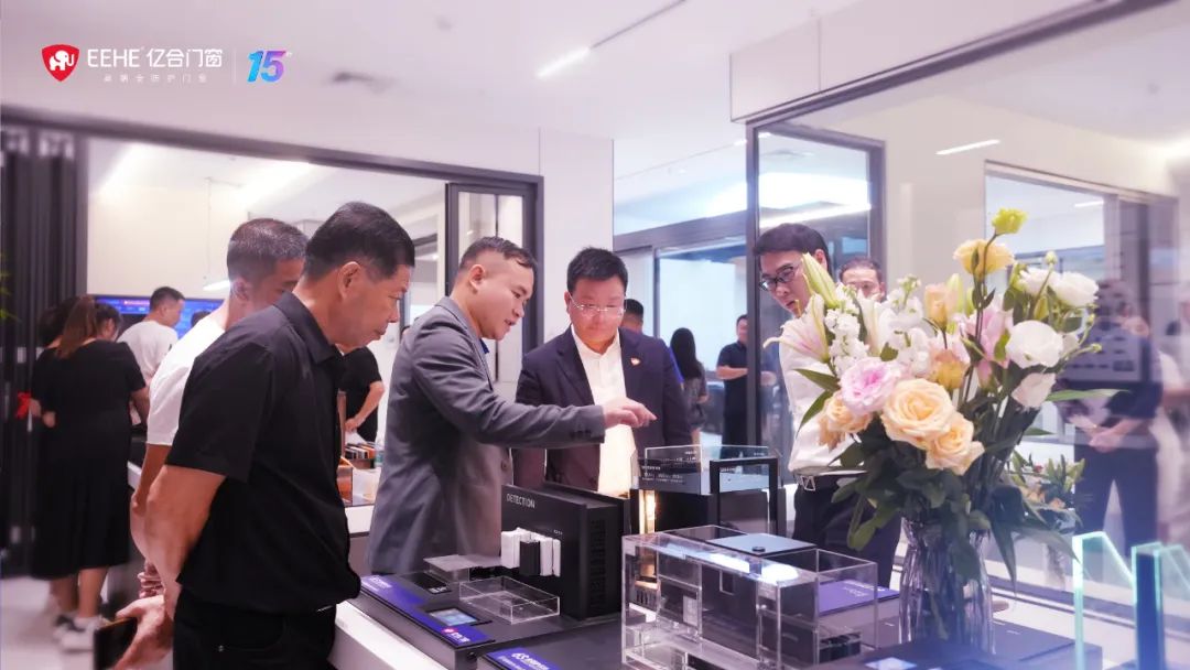 億合門窗五年戰(zhàn)略啟幕:溫州瑞安紅星宏業(yè)駿開 億合門窗五年戰(zhàn)略啟幕:溫州瑞安紅星宏業(yè)駿開