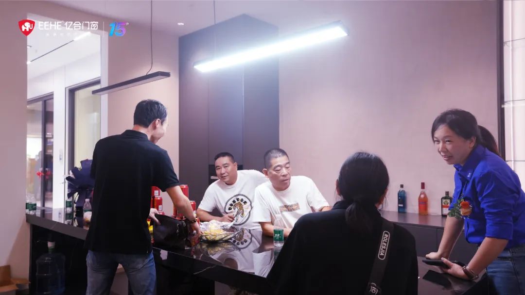 億合門窗五年戰(zhàn)略啟幕:溫州瑞安紅星宏業(yè)駿開 億合門窗五年戰(zhàn)略啟幕:溫州瑞安紅星宏業(yè)駿開