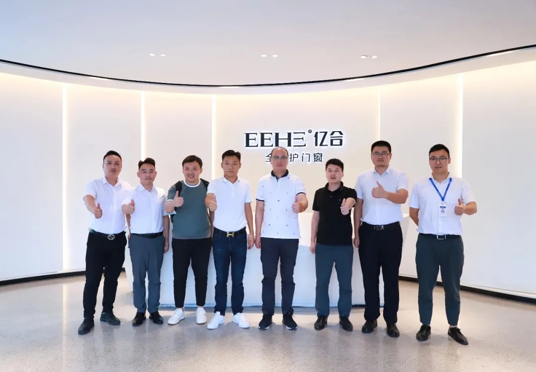 熱烈歡迎紅星美凱龍領(lǐng)導(dǎo)到訪億合門窗總部
